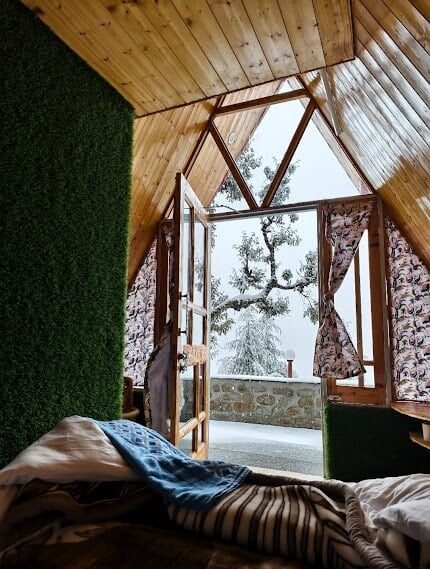 Alternative landscape window room view