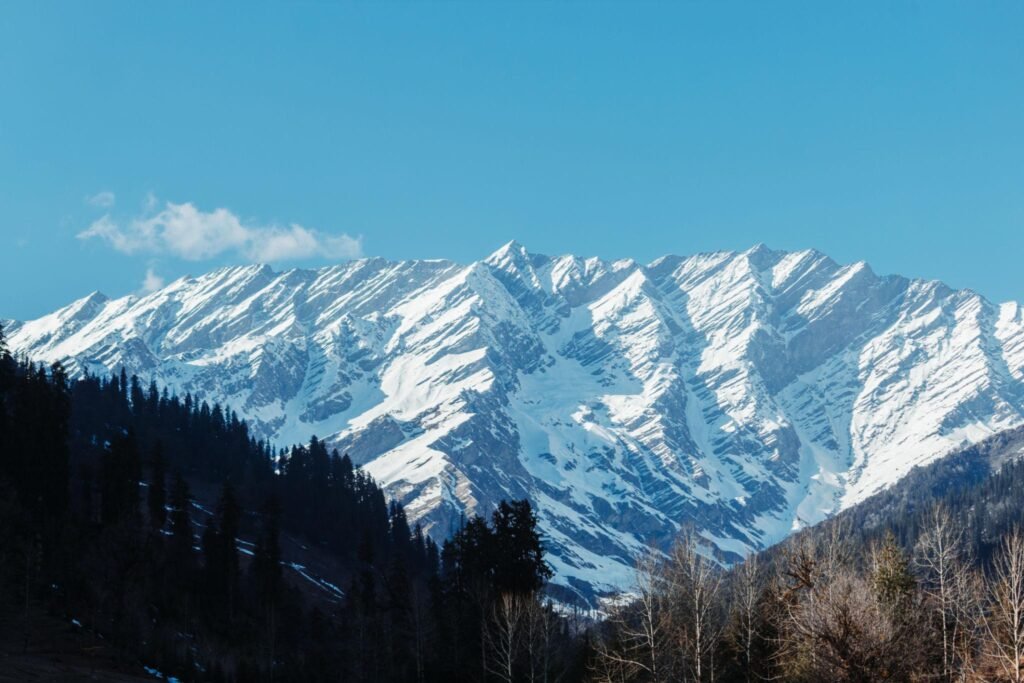 Mountain views near Manali and Solang Valley in Himachal Pradesh