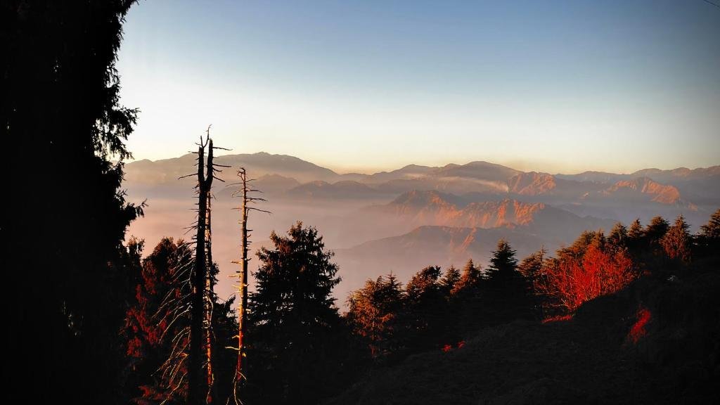 Scenic Himalayan landscape in Dalhousie ideal for a yoga retreat in Himachal Pradesh